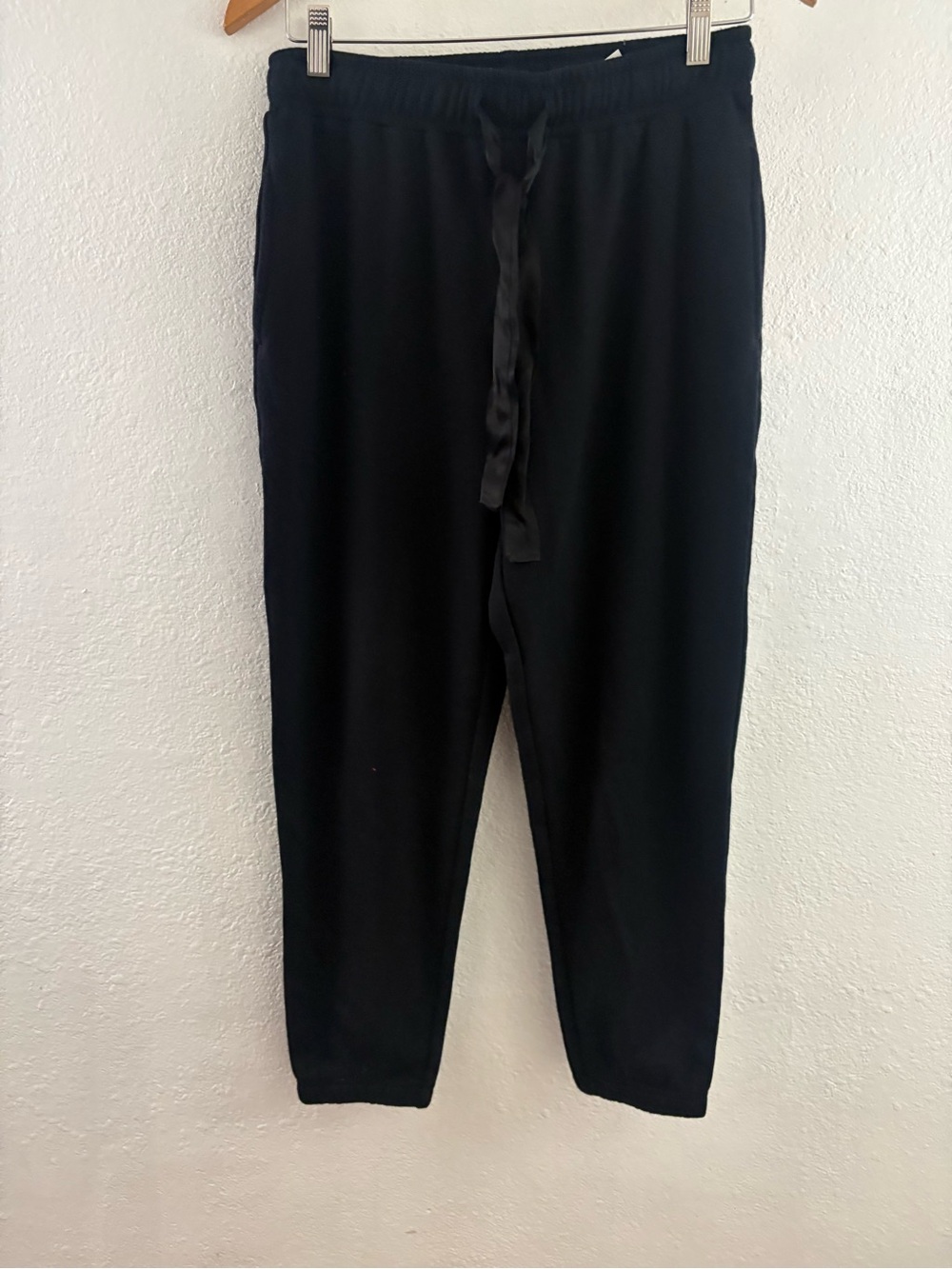 Three Dots black jogger-style lounge pants elastic drawstring waistband size S